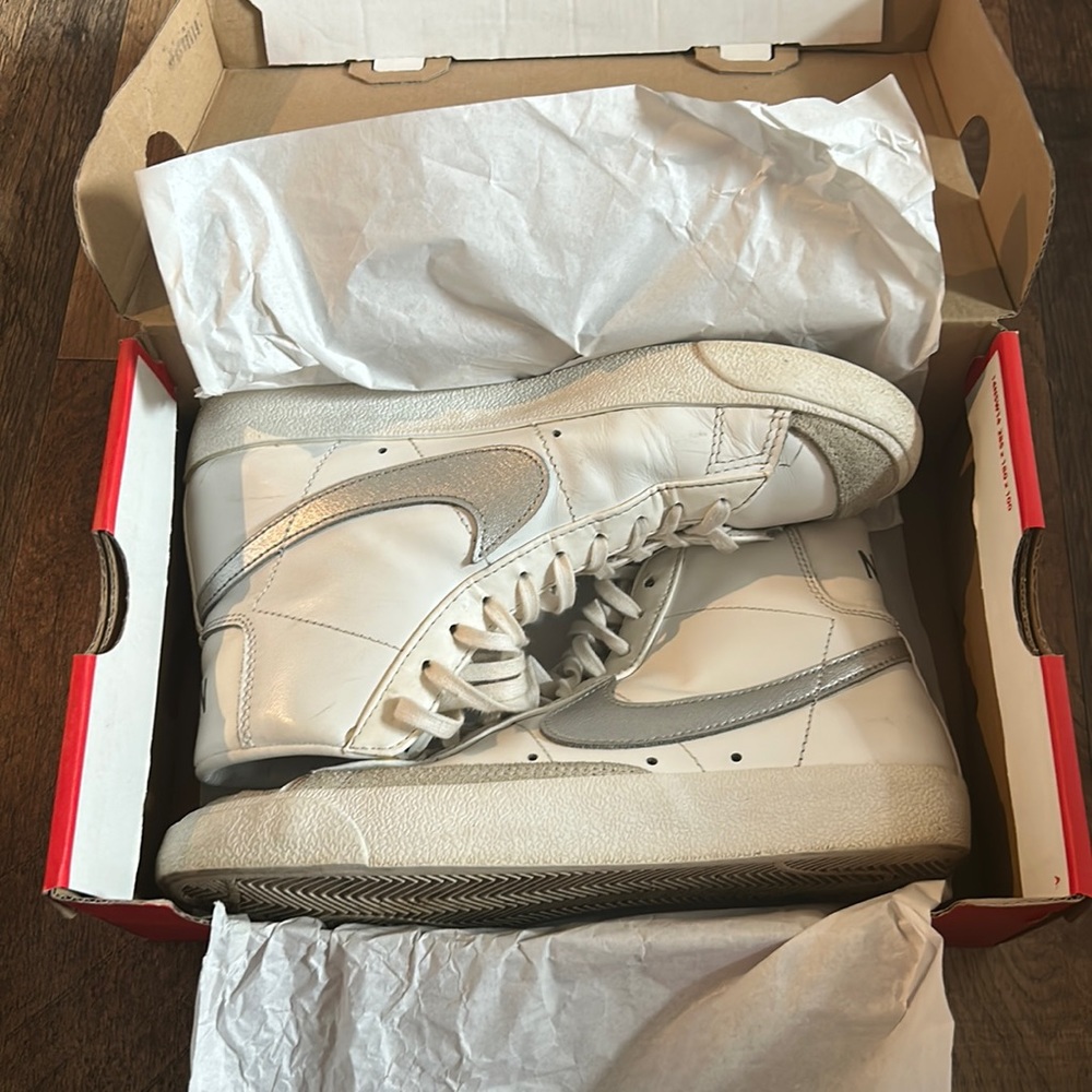Nike Blazer ‘77 Summit White Silver (W)